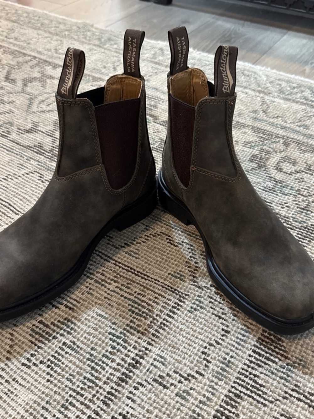 Blundstone #1306 Chelsea Boots in Rustic Brown 7.5 Women’s